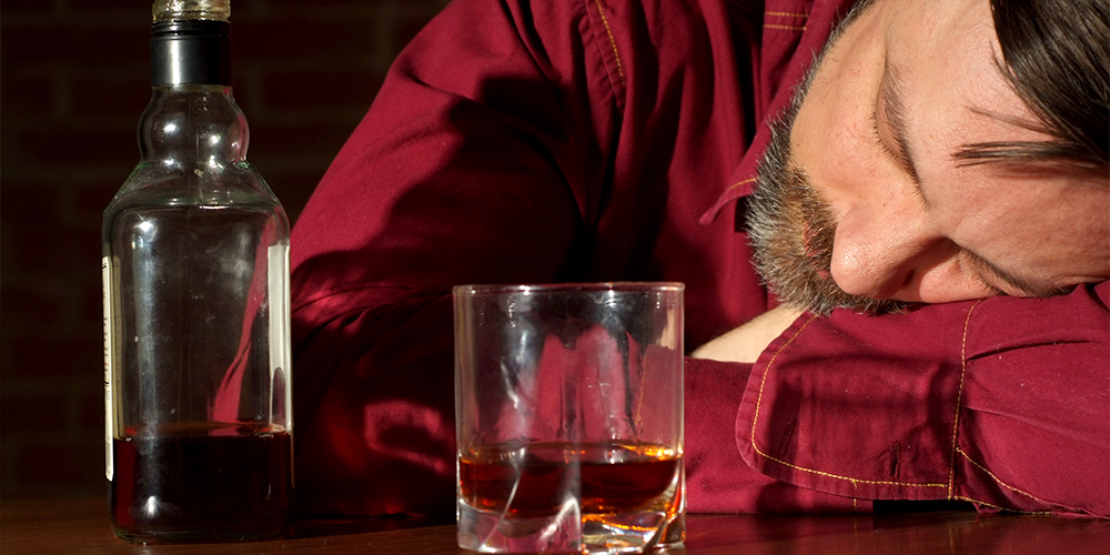 How Does Alcohol Addiction Affects Men’s Health? - Athena LUXUS